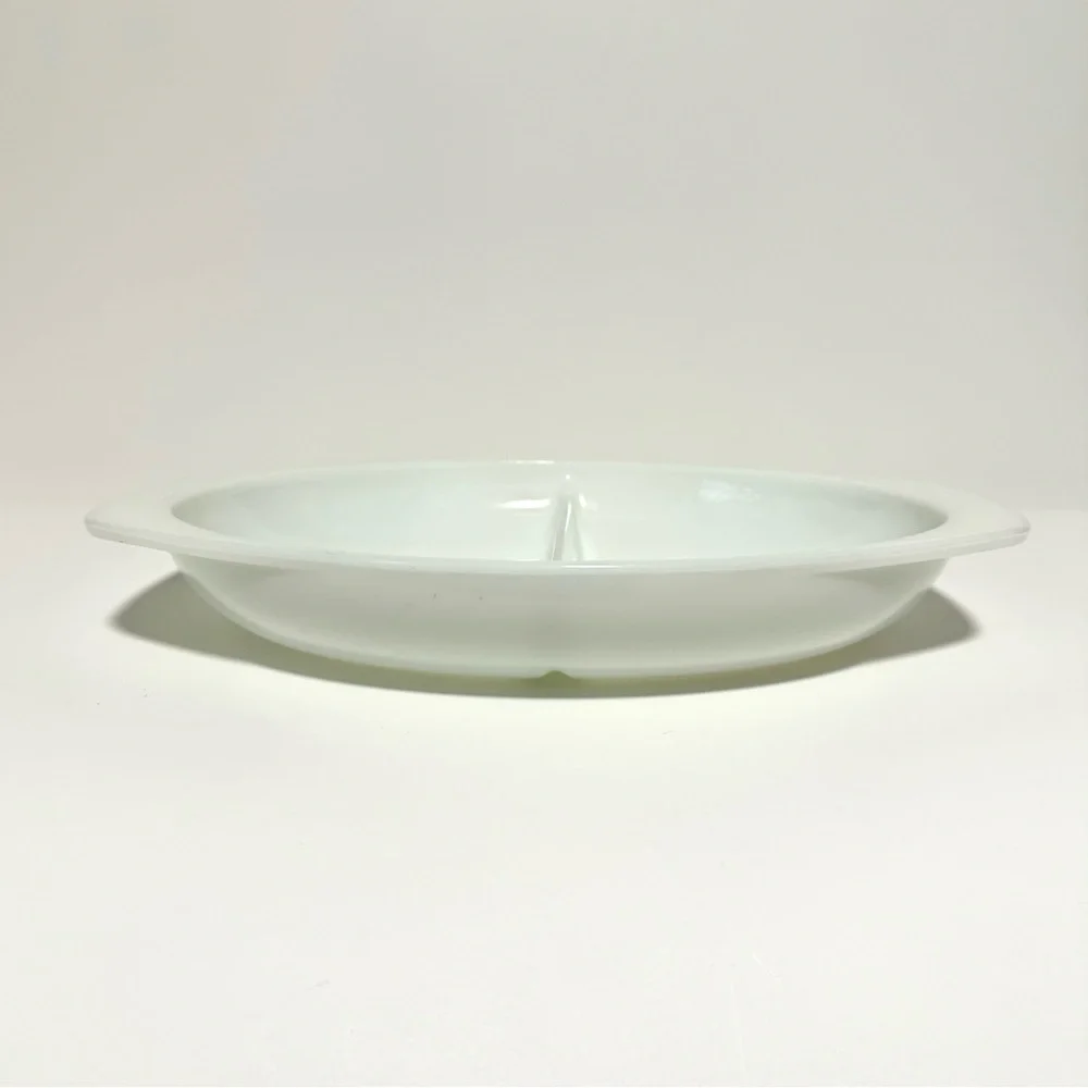 PYREX Vintage 1.5 Qt Milk Glass Divided Oval Baking Dish #1063 USA 14